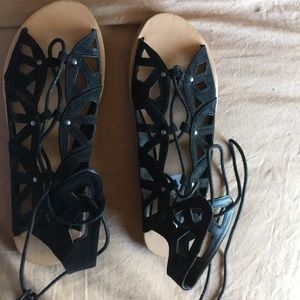 Mossimo sandals size 9